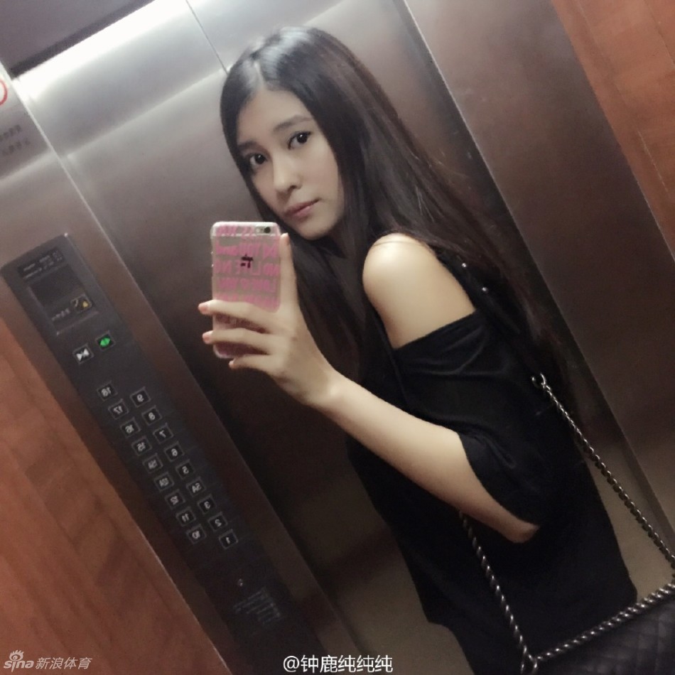 盘点中国男篮队员爱妻女友多数做过模特