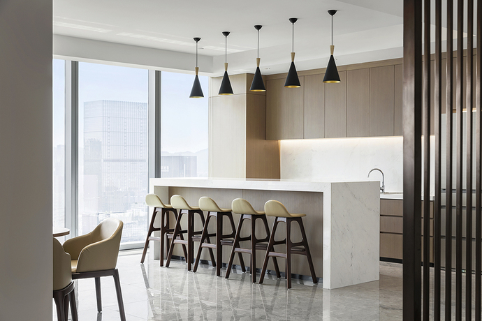 吧台现代现代风格吧台现代简约风|胡桃木色 高级灰调,营造诗意的临海