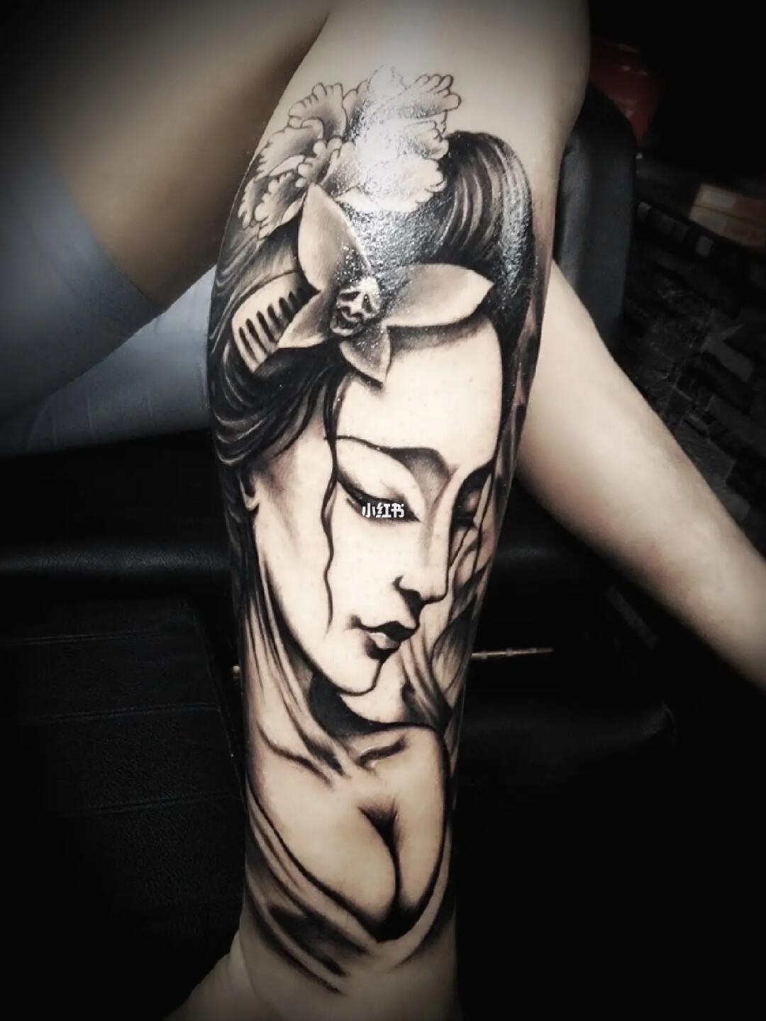 西安纹身 | 刺青 | 墨卿堂刺青作品-小腿 艺伎work by:@_遊#艺伎纹身