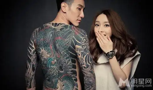 张俪王阳明情侣写真曝光 裸身相拥激情四射_技点网