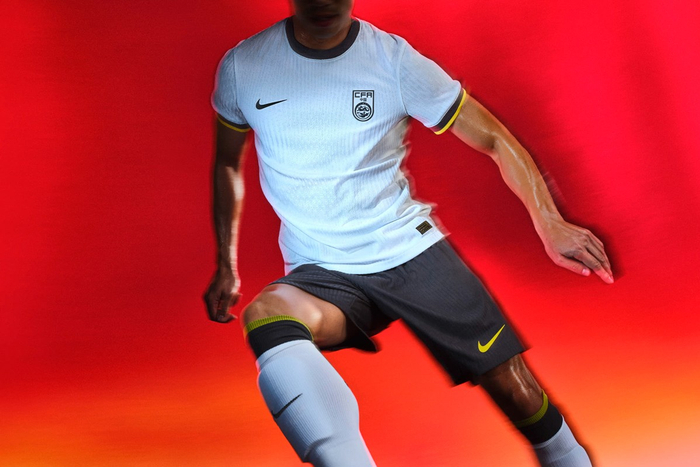 中国足球国家队发布2024/2025赛季主客场球衣|中国|队