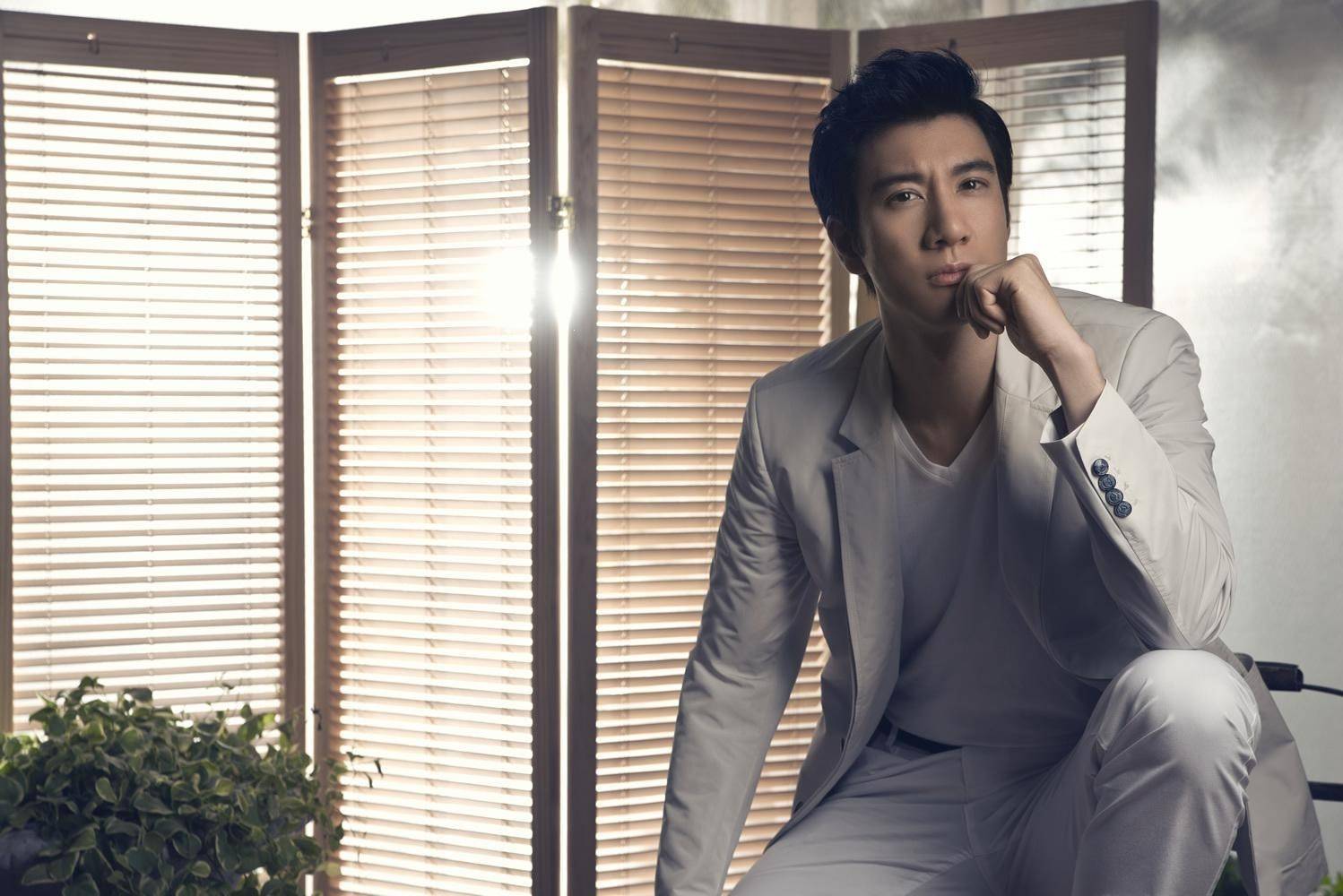 海报看歌手咖位:王力宏强势回归,单依纯这一次和爱豆相对应_齐秦