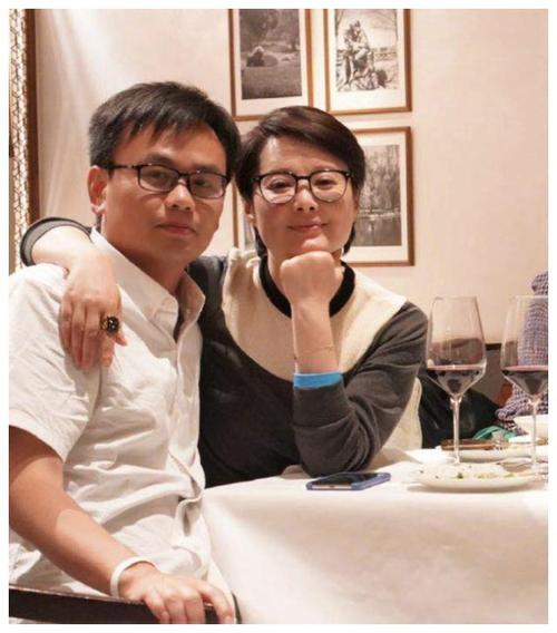 袁立为什么叫五花肉靠什么挣钱 徐威为什么甩袁立不和她结婚原因