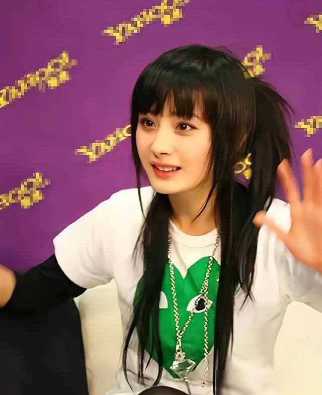 "狐系美人"杨幂17岁旧照曝光,网友:小狐狸本狐啊,心动了!