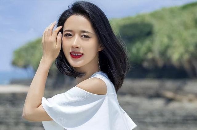 遇见孟浩强.之后,颜丹晨走上了娱乐圈,成为了一名演员.