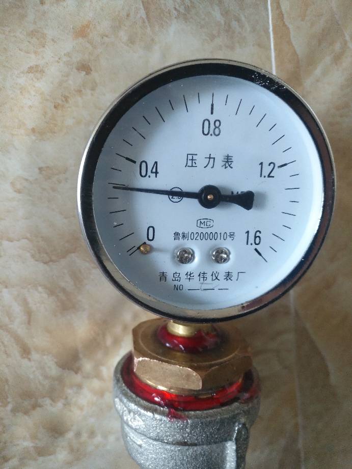 6mpa的压力表.安在水管上一晚上.压力从0.3mpa到了0.