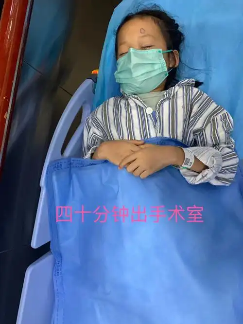 儿童斜视  #斜视手术  #斜视重影