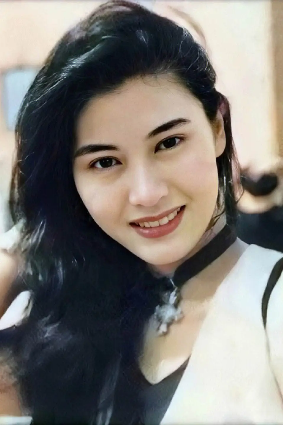 事实上李嘉欣还没有拿到一个名分,两人的绯闻闹得沸沸扬扬,但是黎明顾