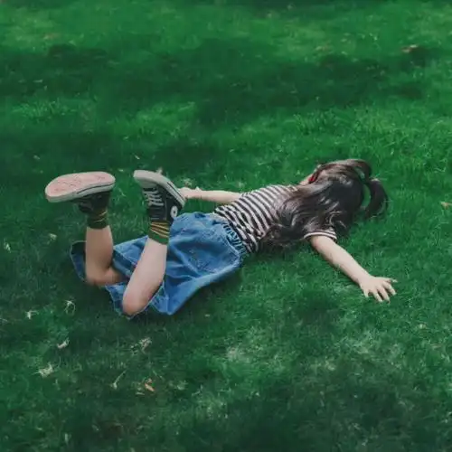 可爱真人小孩青梅竹马头像图片8张,让人忍不住想恋爱啦!