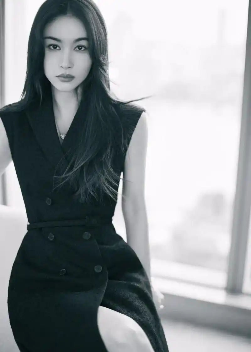 王子文黑色高开叉连衣裙造型吸 - 抖音