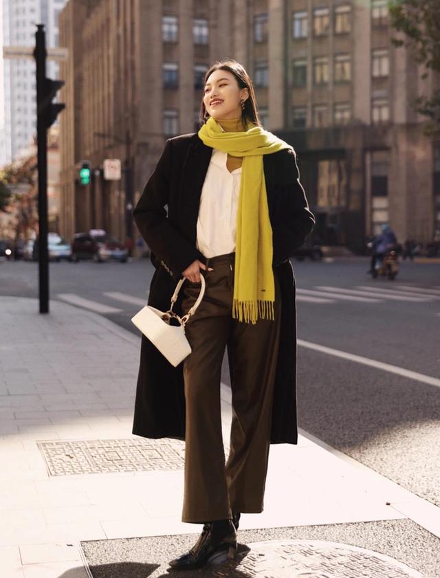 如果你也对阔腿裤的穿搭很感兴趣,那可千万不能错过下面的这些穿搭