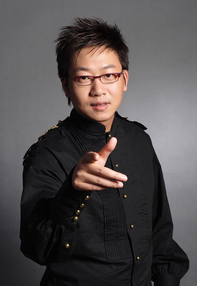 主持人林海,两任妻子都是同行,如今49岁生活十分幸福_工作_金玲_东方