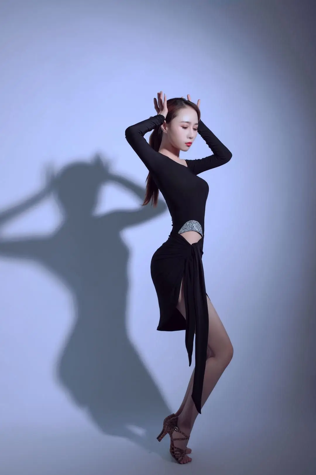 拉丁舞今晚8点30分约起来