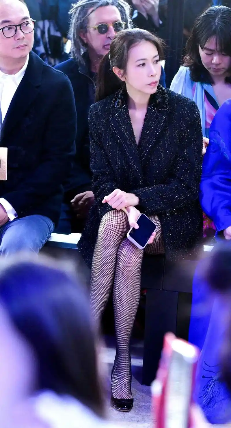 莫文蔚丝袜高跟大长腿出席活动现场.#莫文蔚 #活动现场 #高 - 抖音