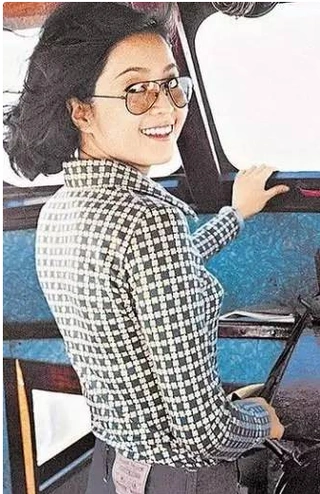 (林月云年轻时候照片)