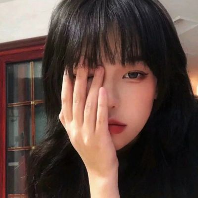 戴帽子长发美女头像-女生头像-糖果壁纸