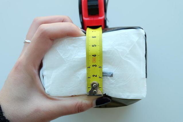 洁柔"面子"厚度差异约 1.5cm.