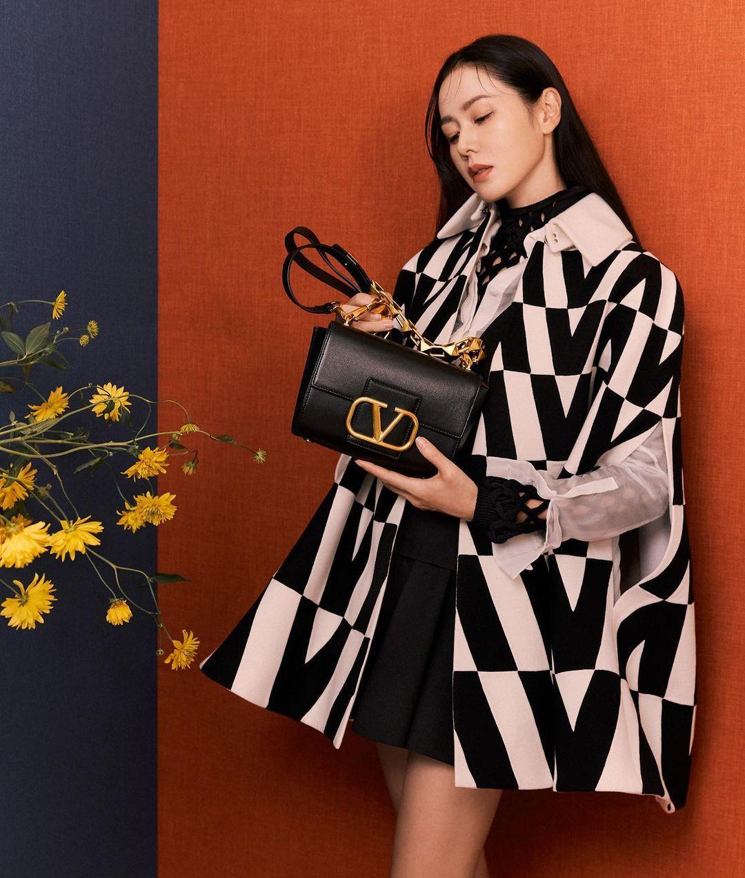 韩国明星孙艺珍2021最新日常生活私服穿搭照