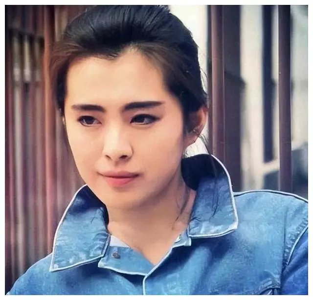 8位镜头下不凡的女星,身材纤细美丽,真实之美胜过照片