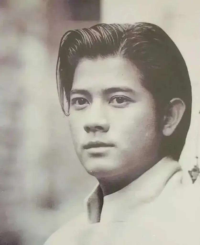 年轻时的郭富城,是一位气质帅气,颜值逆天的男神.