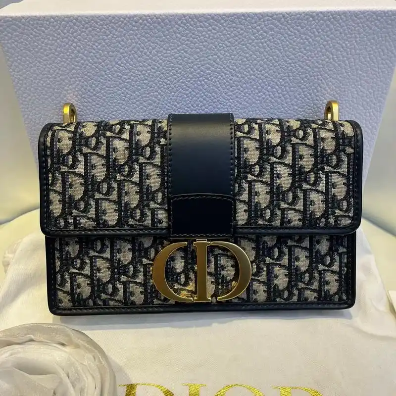 dior迪奥蒙田30链条盒子单肩斜挎包  - 抖音