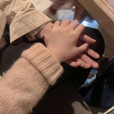 手控情侣头像祝天下所有情侣手牵手