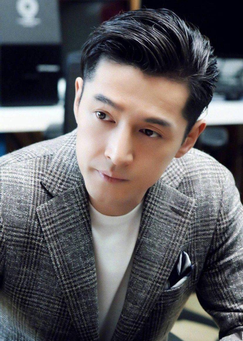 实力派男星胡歌时尚写真高颜值高演技男神
