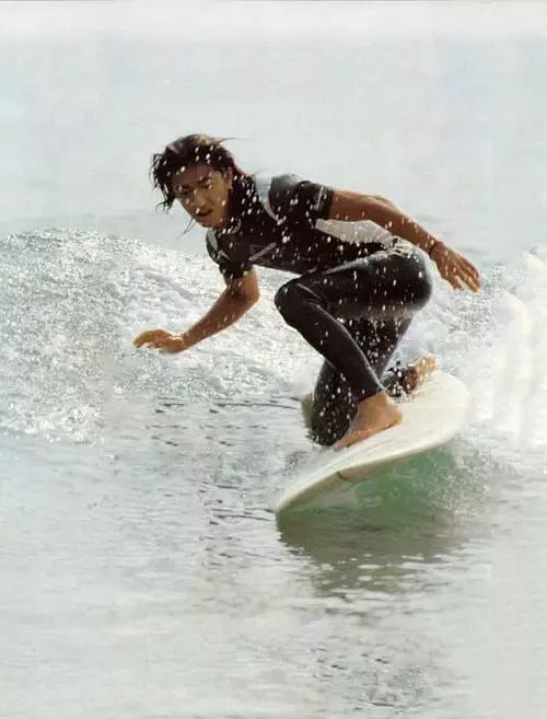 看看木村拓哉15岁女儿的脸和腿.怪不得挂了一天热搜