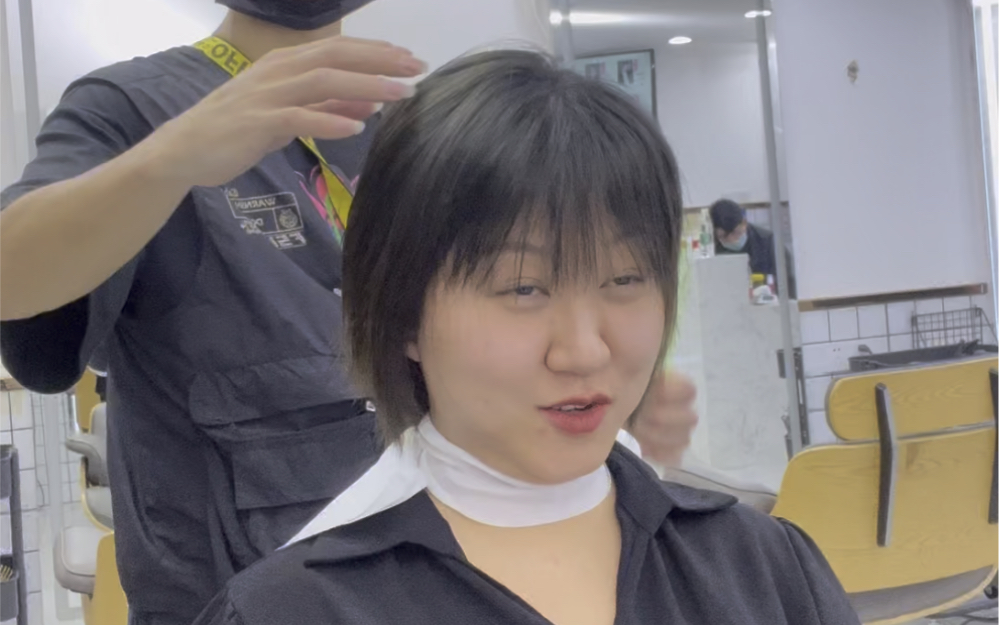 你们觉得小姐姐剃光头好不好看……_哔哩哔哩_bilibili