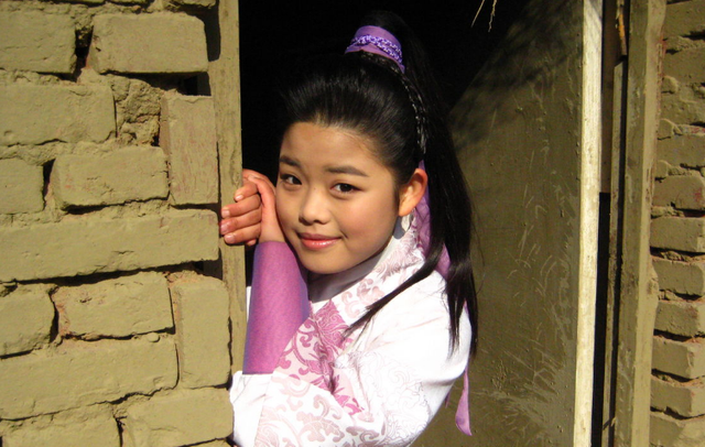 王莎莎拥有非常美好的童年,可是长大的演艺事业并不顺利