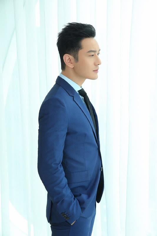 男生到中年想要没有油腻感就该学黄晓明打理发型帅似少年