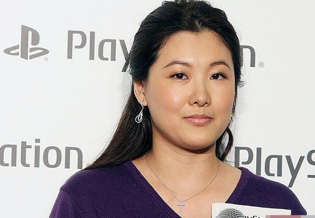 伏明霞嫁给比自己大28岁的老公,如今生三个孩子,享受阔太生活