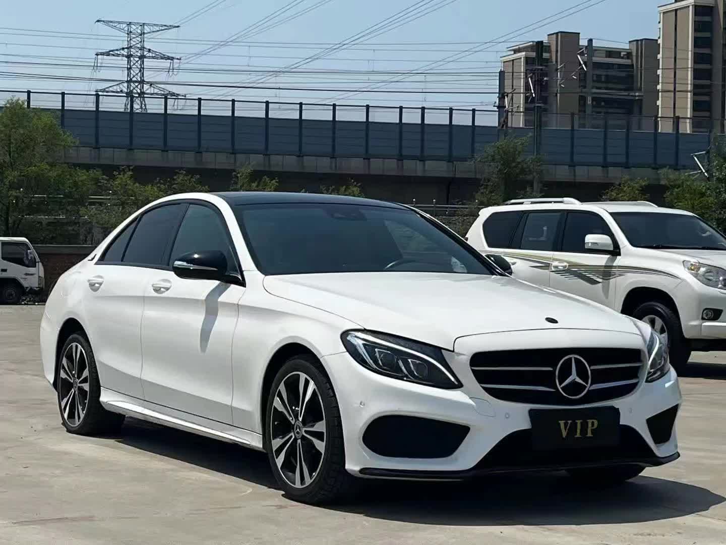 新到15年奔驰c200 四驱运动,自动全景天窗2.