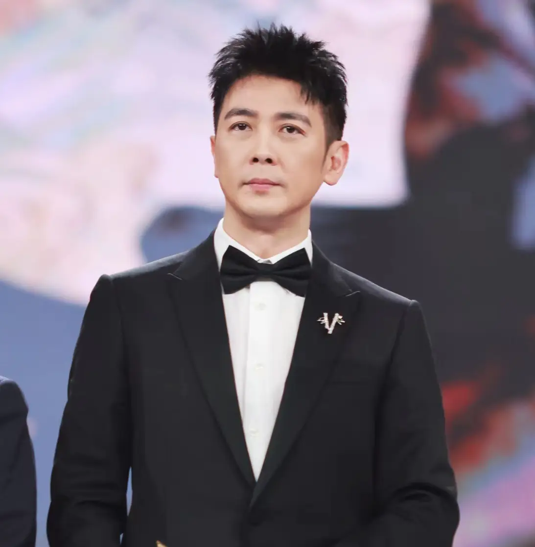 从"跌落神坛"到重回巅峰,49岁的保剑锋,就这么改写了他的结局