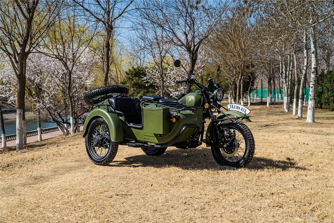 军迷的福利试驾398万元的鑫源自由风500边三轮