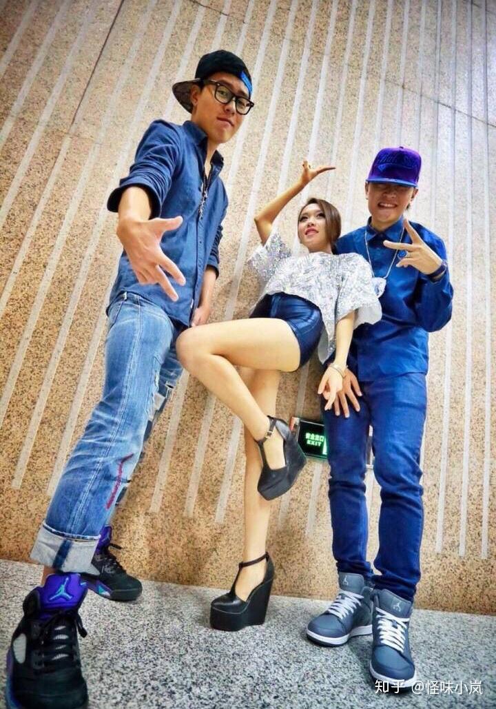 想知道满舒克和苏西利的故事 ? - 知乎