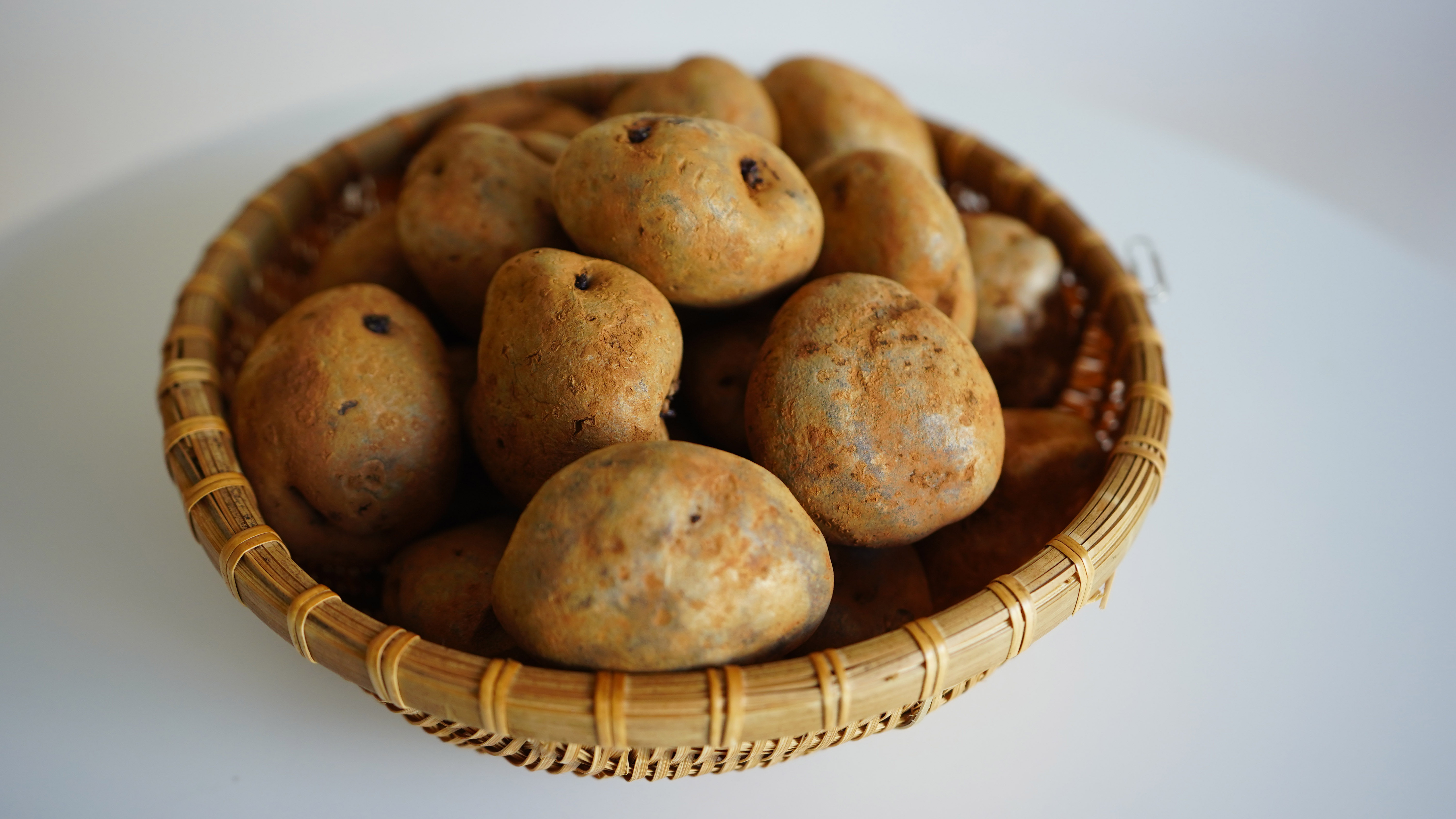 云南东川洋芋新鲜紫皮,紫心土豆,老品种马铃薯4公斤包邮