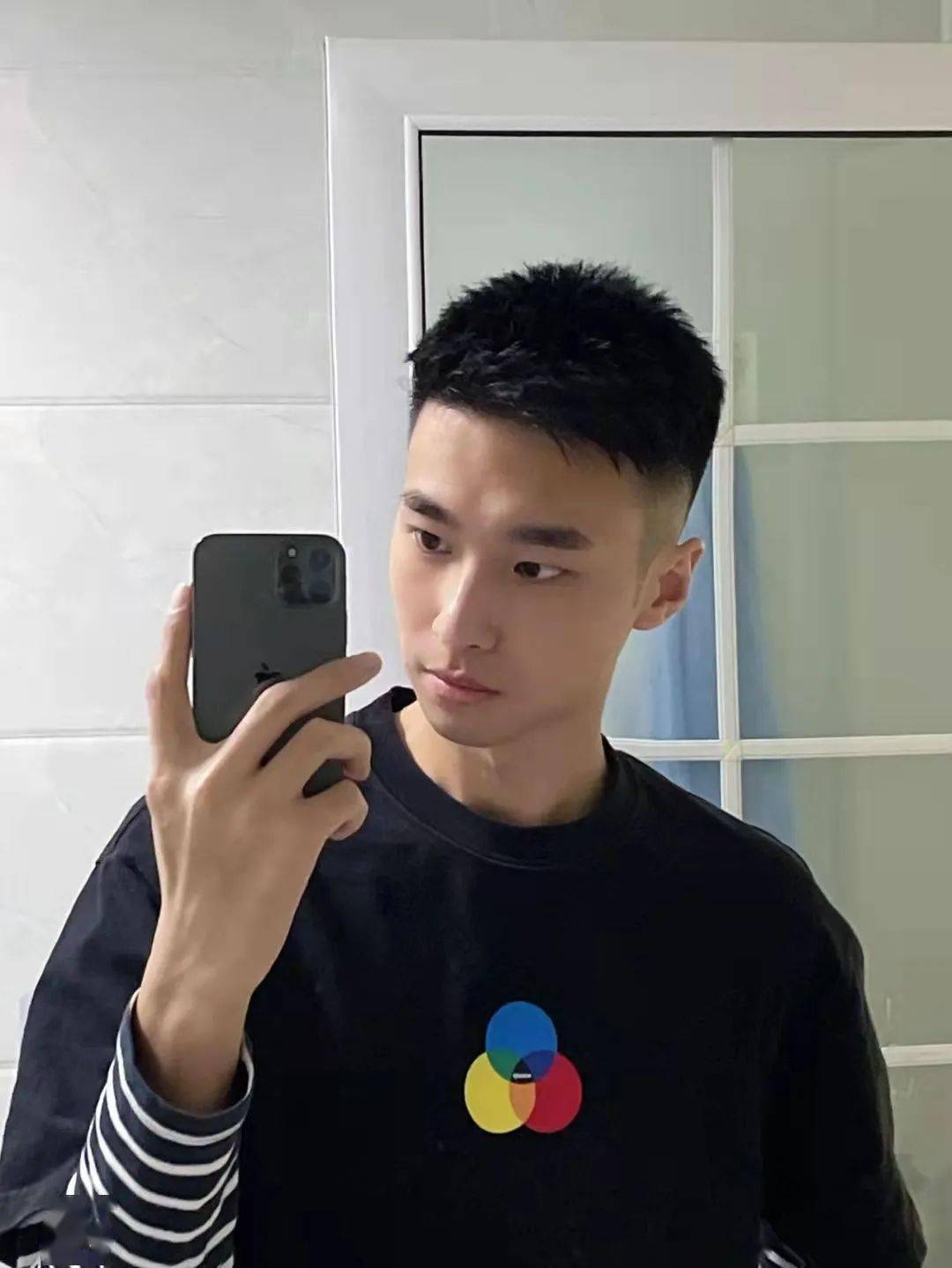 不知道想剪什么发型的男生,不妨试试这9款短发!