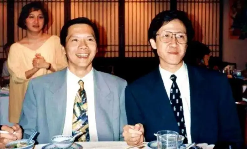 新义安龙头家族向华胜外表斯文却很能打曾空手夺白刃制服劫匪