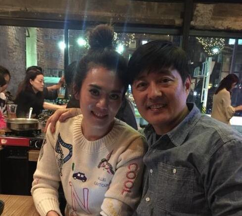 鬼丈夫李志希娶小9岁空姐生两女一子今婚姻生活很幸福