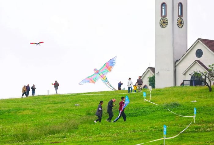 爽爽贵阳·爽游贵安丨云漫湖,"风筝 音乐",带来视觉与