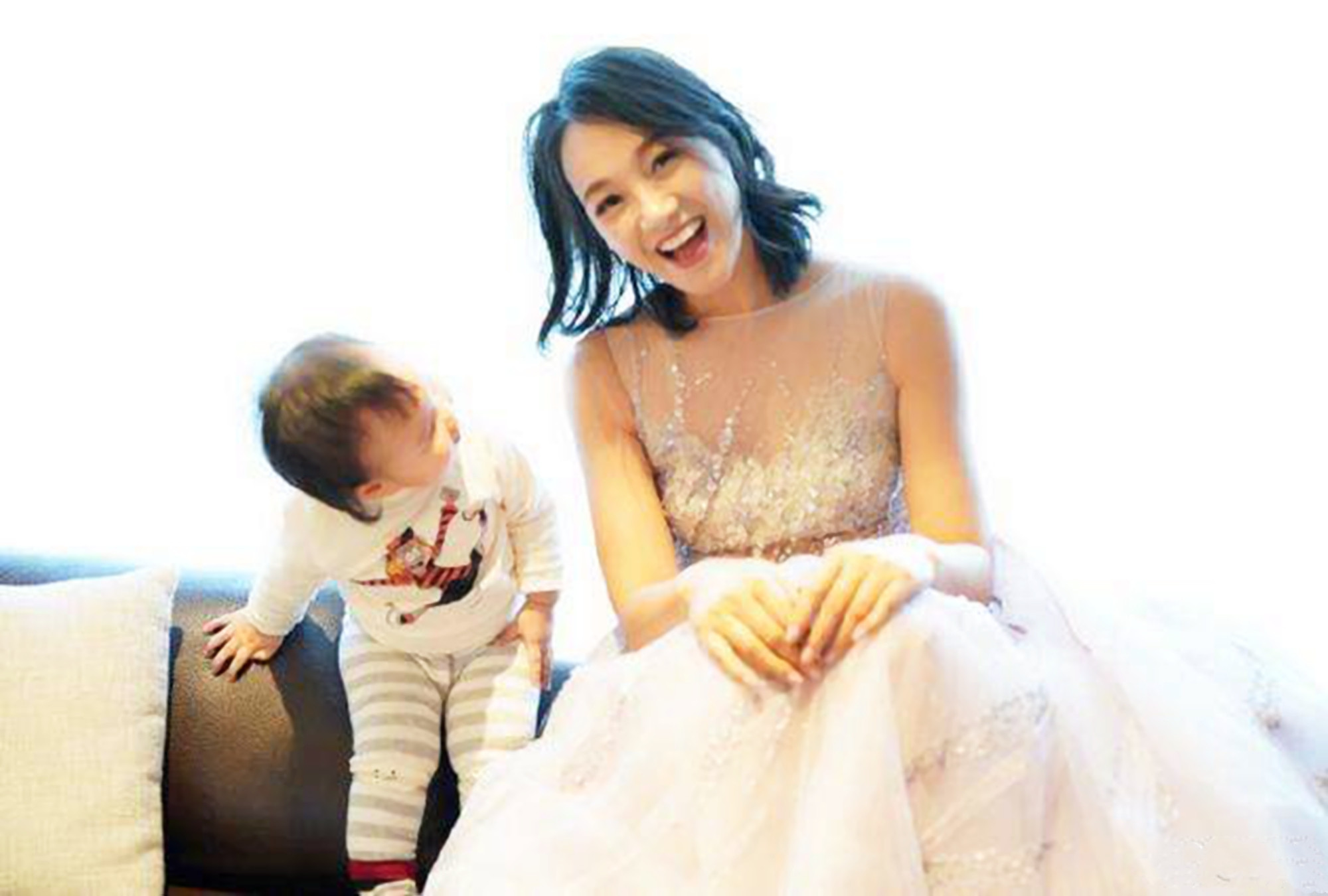 朱丹生二胎,称母乳喂养是进步,网友吐槽:别给其他的妈妈压力了