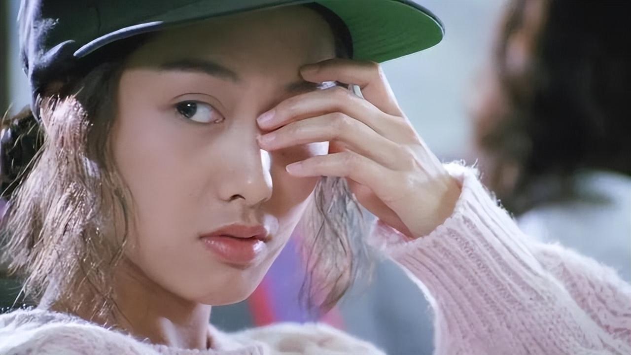 回顾朱茵离开周星驰下嫁黄贯中住破屋开破车却羡慕哭千万人