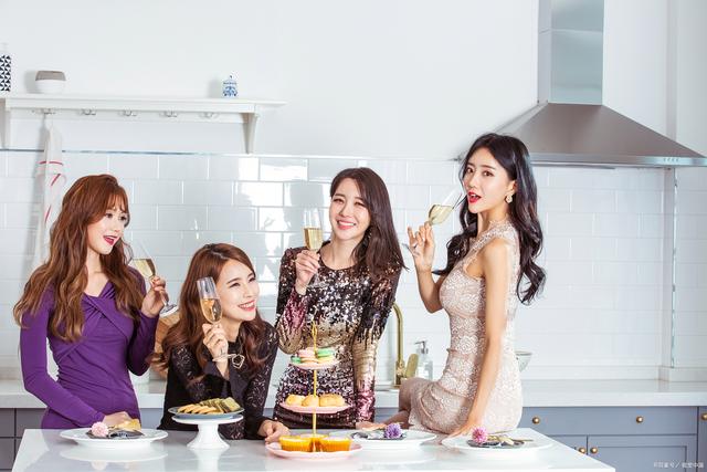 发朋友圈闺蜜文案,姐妹聚会高级短句