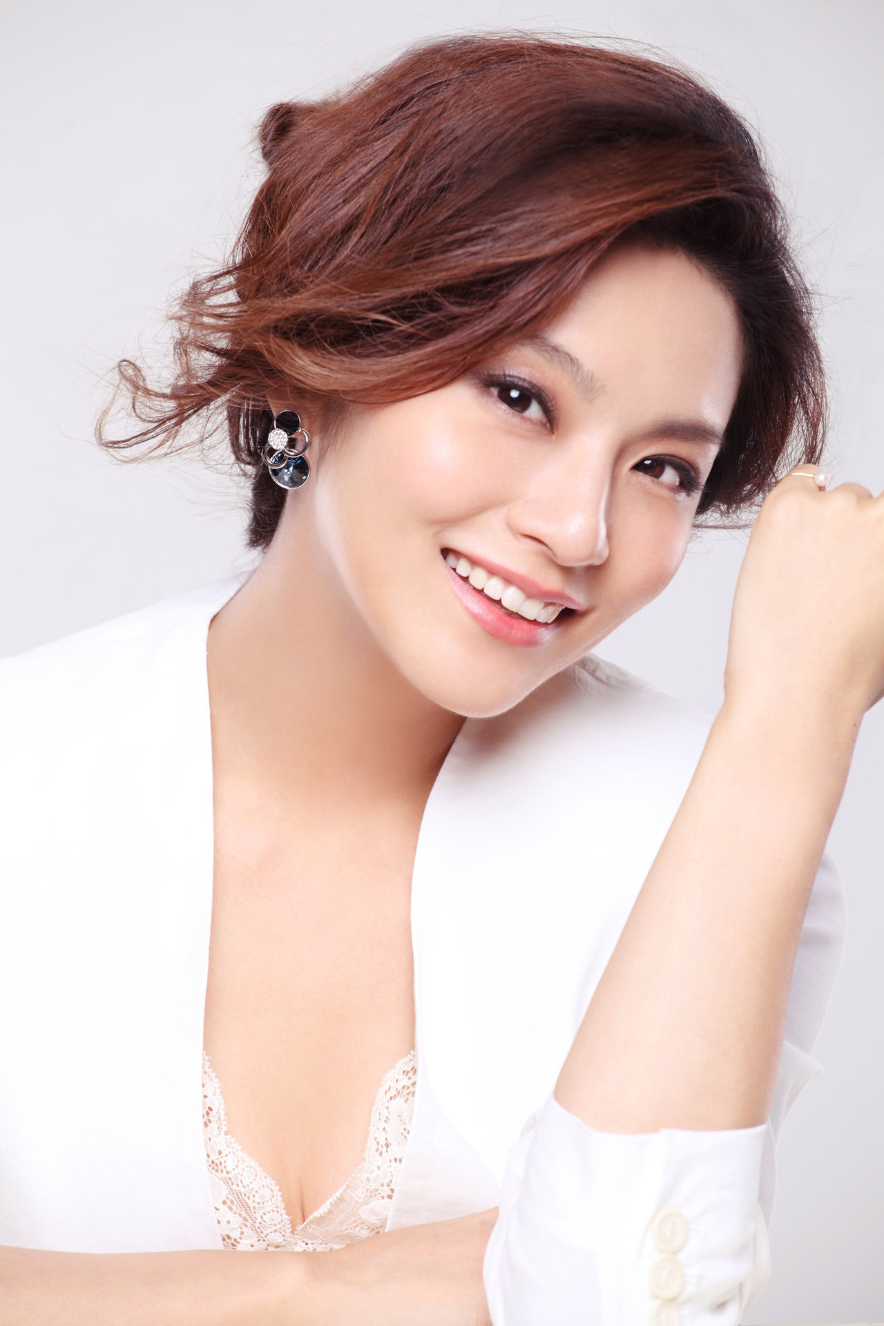 为什么央视美女主持人孟盛楠还没有结婚?现在已经42岁了