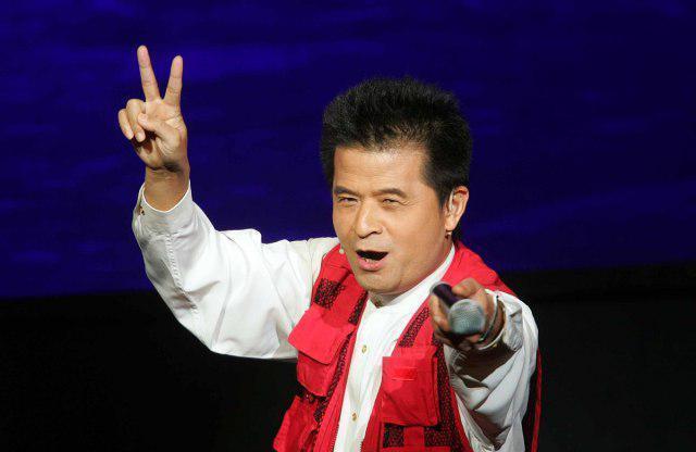 原创离开《星光大道》5年,毕福剑生活仍然惬意,表演魔术有模有样