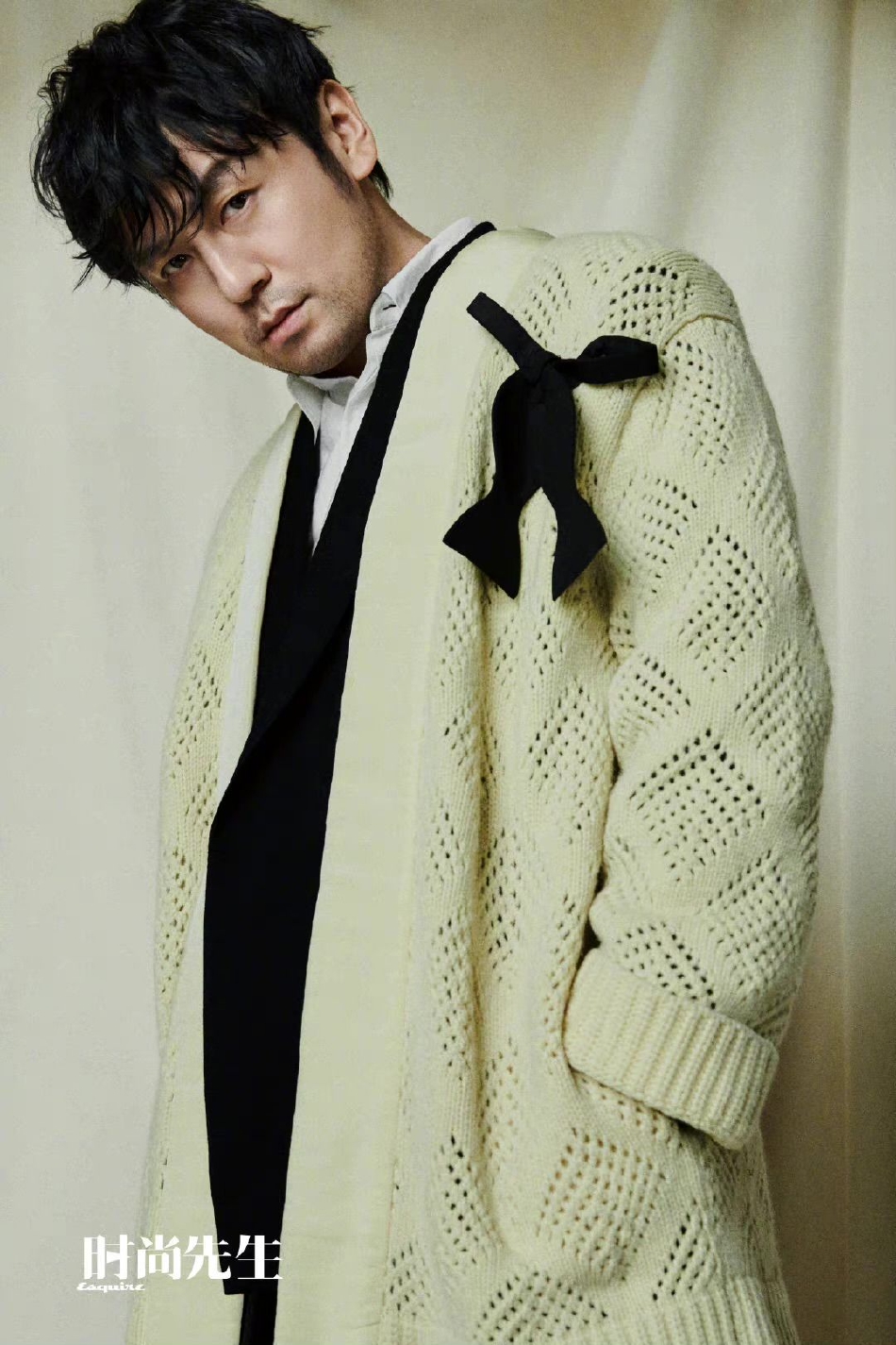 组图:雷佳音电影质感大片曝光 着皮衣留胡茬彰显成熟魅力_高清图集