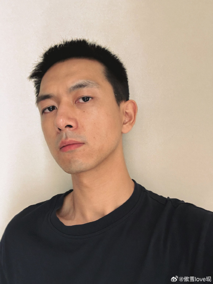 寸头#  寸头是检验帅哥的唯一标准,人长得帅,什么样的发型都能hold住