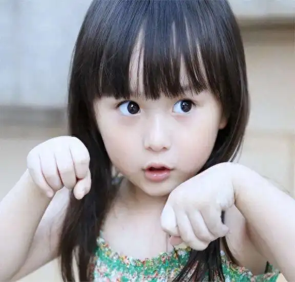 当刘惠宁初见刘楚恬时,便确信她就是自己寻找的小演员.