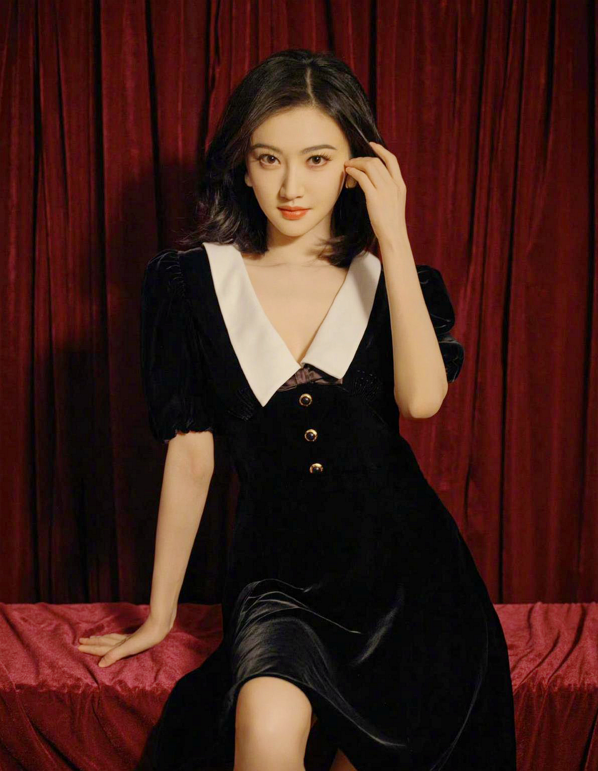 景甜高跟凉鞋显腿长